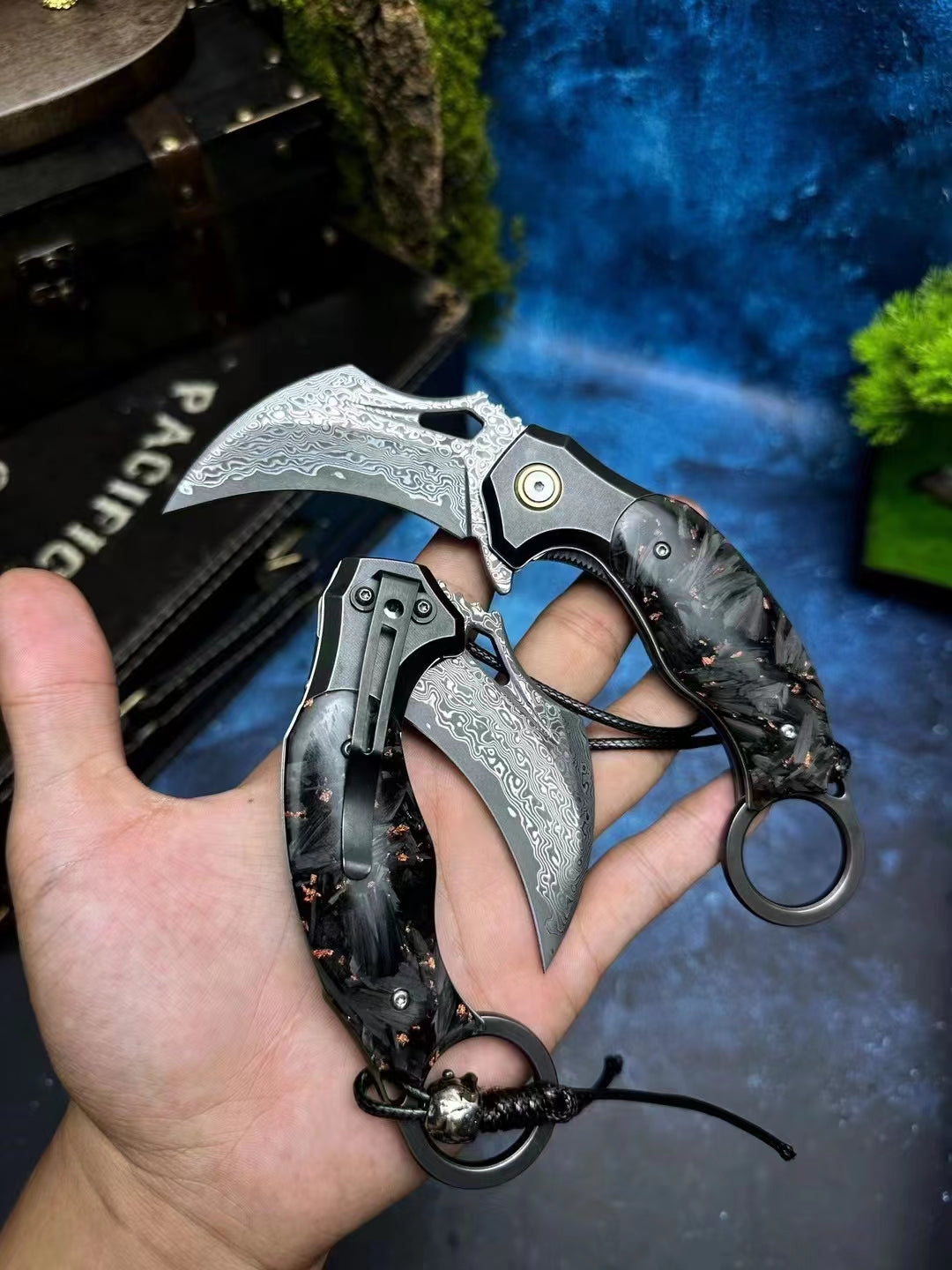 Eagle Claw Carbon Fiber Handle Damascus Blade Karambit Folding Knife