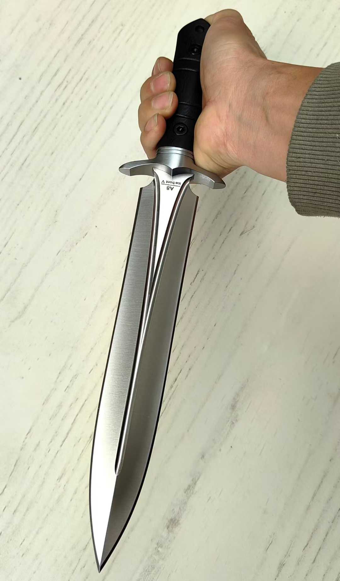 Bolte Ice Front V A8 Steel Dagger Double Blade Knife