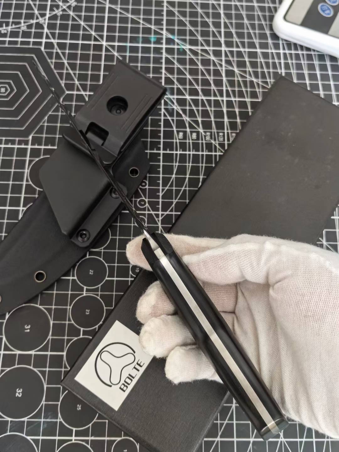 Bolte Fox Hunting 14C28N Steel Outdoor Fixed Blade Knife