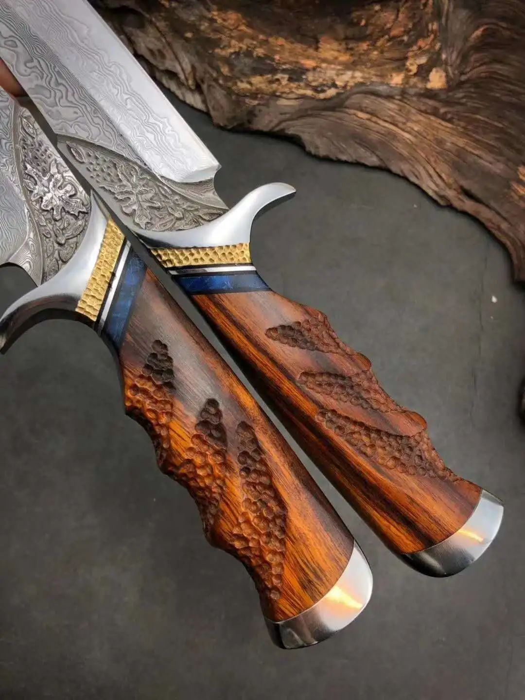 Handmade Damascus Steel Hunting Knife with Leather Sheath