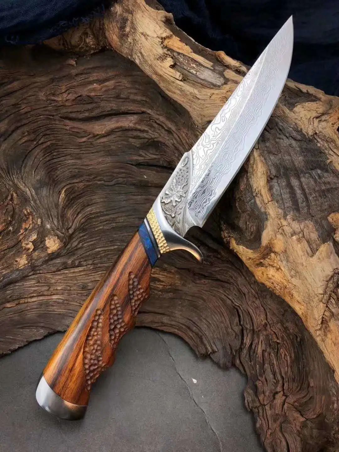 Handmade Damascus Steel Hunting Knife with Leather Sheath