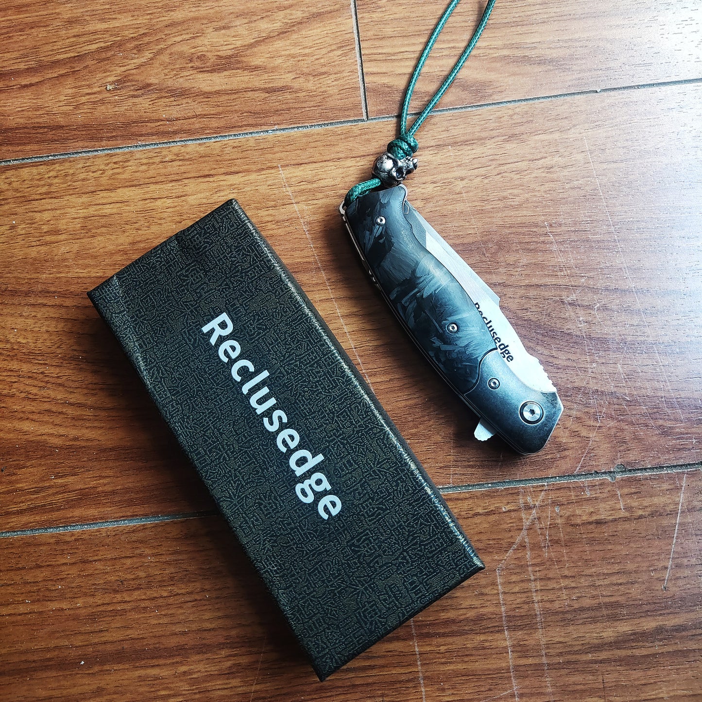 Reclusedge SKD-11 Steel Blade Carbon Fiber Handle Folding Knife