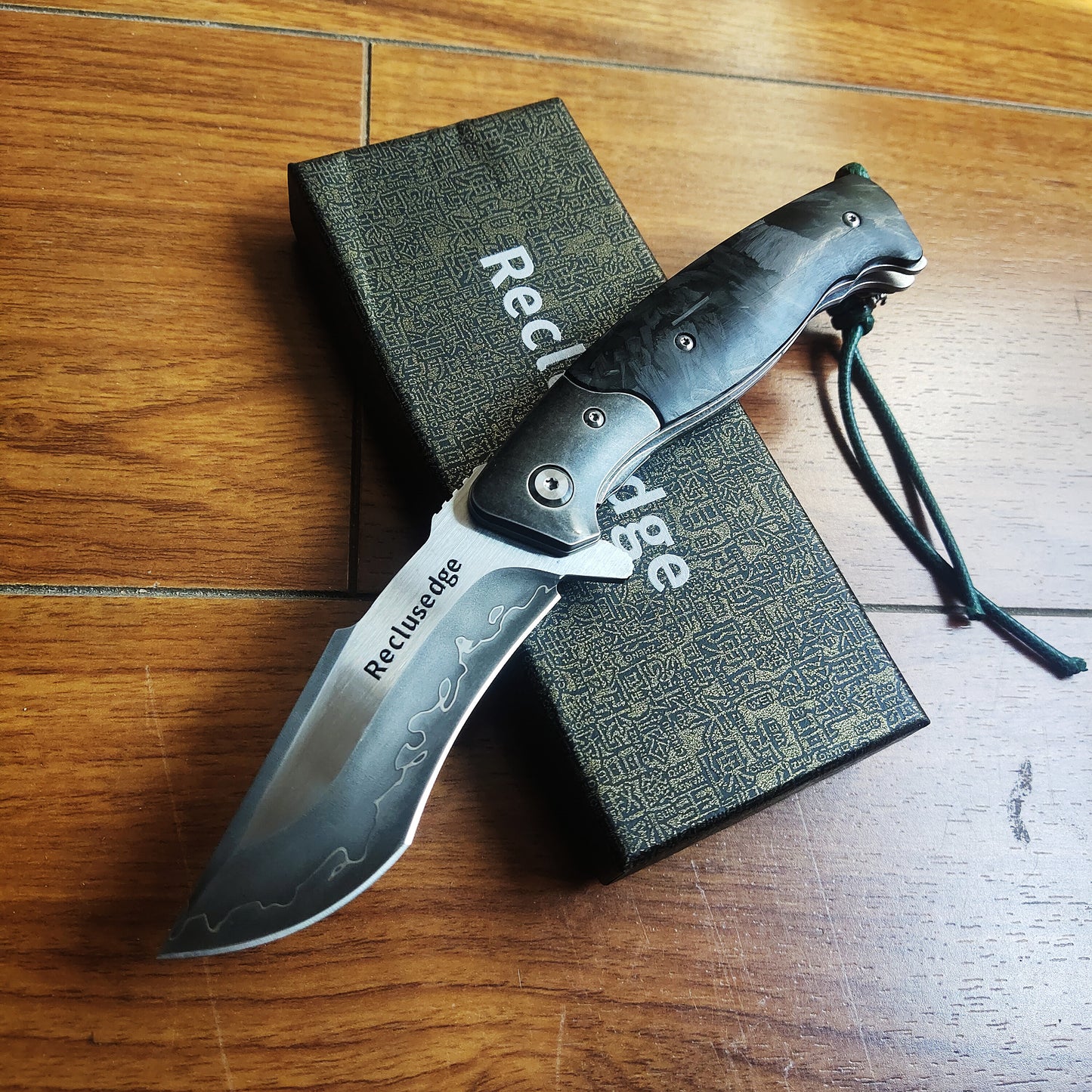 Reclusedge SKD-11 Steel Blade Carbon Fiber Handle Folding Knife