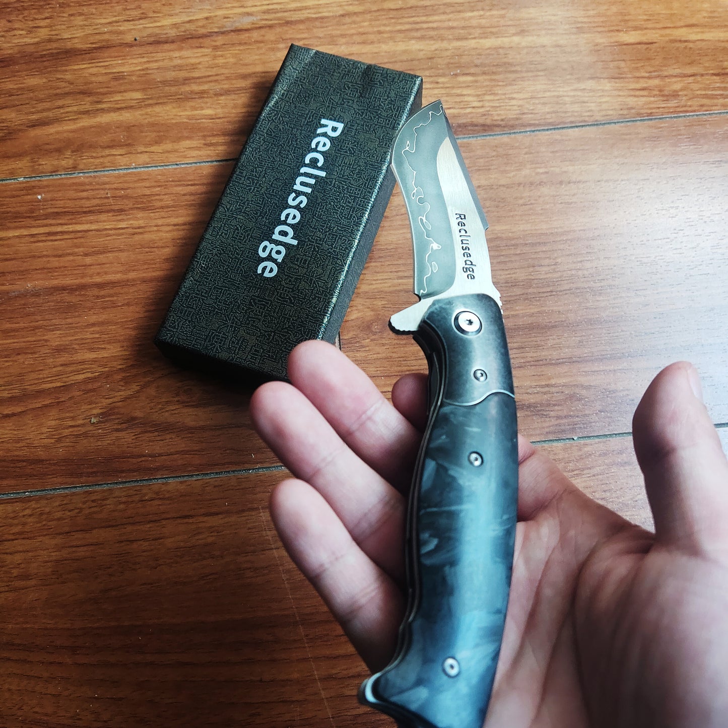 Reclusedge SKD-11 Steel Blade Carbon Fiber Handle Folding Knife